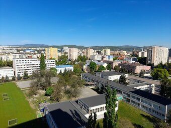 Ponúkame na predaj 1-izbový byt so samostatnou kuchyňou a iz