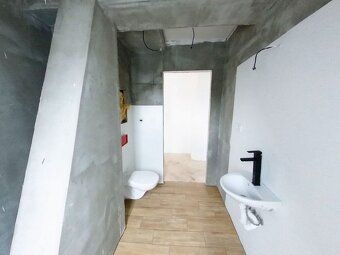 Ponúkame Vám na predaj 3 izbový priestranný, slnečný, mezone