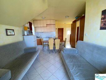 HR-reality vám ponúka na predaj kompletne zariadený apartmán
