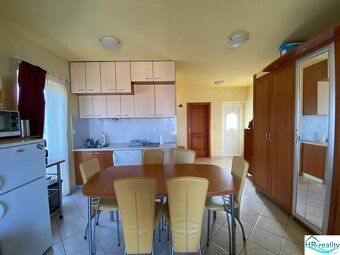 HR-reality vám ponúka na predaj kompletne zariadený apartmán