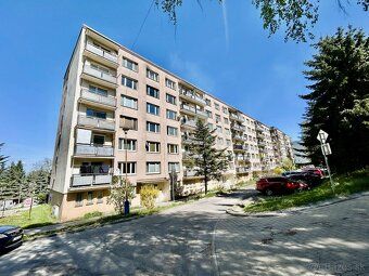 REZERVOVANÉ - Ponúkame na predaj priestranný zrekonštruovaný