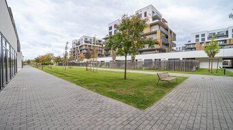 Typ: Garáže a parkovacie miesta Ulica: Fialová Obec: Bratisl