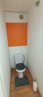 Ponúkam na predaj slnečný, zariadený 1-izbový byt s loggiou,