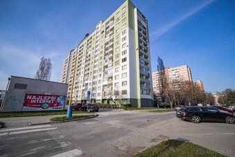 Ponúkame na predaj útulný byt, nachádzajúci sa v jednej z na