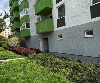 Ponúkame Vám na predaj moderný a kompletne zariadený 2-izbov