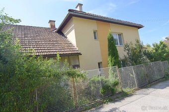 Rodinný dom v obci PONIKY s pozemkom 973 m2
V tichom prostre