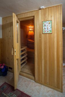 Hľadáte domov, ktorý spája pokojné prostredie s moderným kom