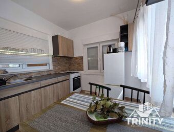 Typ: Apartmánový dom Ulica: RAB-Barbat Obec: Barbat
TRINITY 