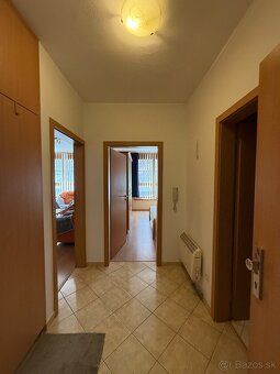 🏡 PRENÁJOM 2-IZBOVÝ BYT – CENTRUM PIEŠŤAN (NÁLEPKOVA ULICA)
