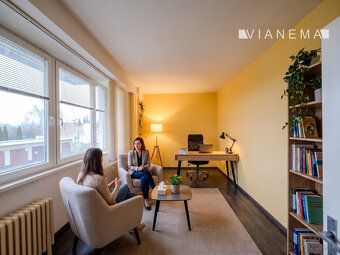 VIANEMA PONÚKA 🏥 MODERNÉ AMBULANCIE NA PREDAJ – DUBNICA NAD 