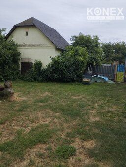 ID:3920 Ponúkame na predaj útulný rodinný dom v pokojnej obc