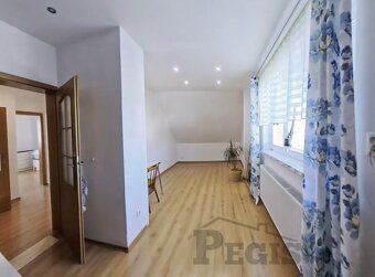 Ponúkame na predaj murovaný rodinný dom so sedlovou strechou