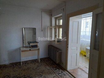 Ponúkame Vám na predaj starý rodinný dom vo Vrábloch, Plocha