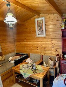 Na predaj drevená  chatka na takmer 6 ár dvojpozemku v okraj