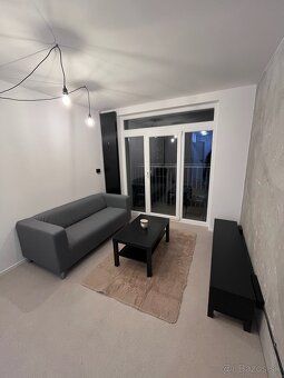 PREDÁME NOVÝ, NADĆASOVÝ, MODERNÝ A ÚTULNÝ 1IZB BYT S BALKÓNO