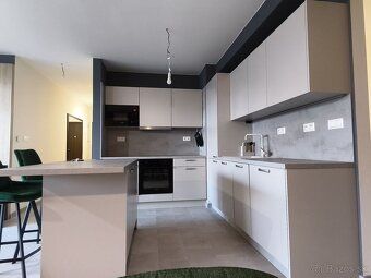 U9 a.s. ponúka exkluzívne na predaj nadštandardný apartmán v