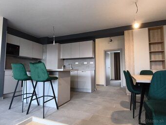 U9 a.s. ponúka exkluzívne na predaj nadštandardný apartmán v