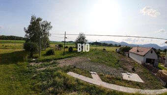 B10 Vám ponúka na predaj rovinatý POZEMOK pre rodinný dom v 