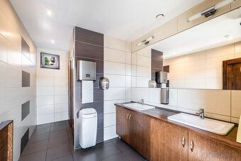 Typ: Komerčný objekt Ulica: Ázijská trieda 7 Obec: Košice-Sí