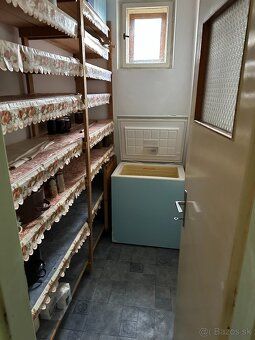 Dobrý deň,
ponúkame na predaj 4 izbový rodinný dom s veľkým 