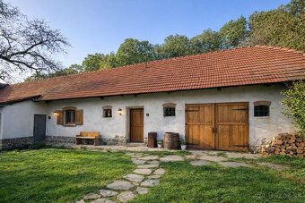 NOVÁCENA REALITY PROGRES, s.r.o. PONÚKA RODINNÝ DOM, STODOLU