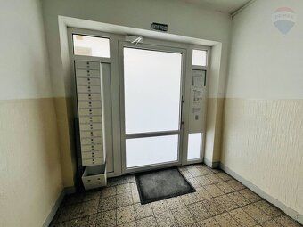 Realitná kancelária RE/MAX ponúka exkluzívne na predaj 2-izb