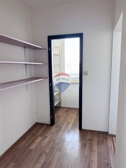 Realitná kancelária RE/MAX ponúka exkluzívne na predaj veľký