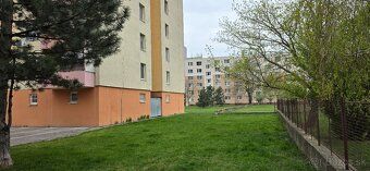 Šikovná garsónka vo výbornej lokalite mesta Galanta
Popis: Š