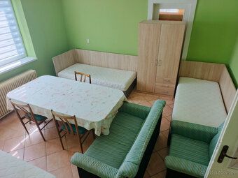 Ponúkame na prenájom priestranný multifunkčný rodinný dom v 