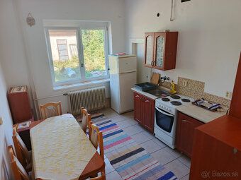 Ponúkame na prenájom priestranný multifunkčný rodinný dom v 