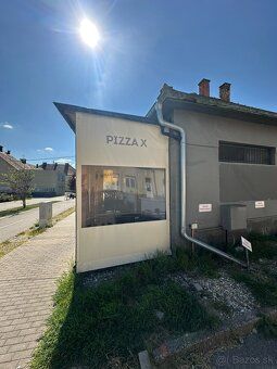 Pizzeria na prenájom v centre Sládkovičova.
Ponúkame na pren