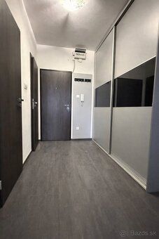 Ponúkam na predaj kompletne zrekonštruovaný 4 izbový byt vo 