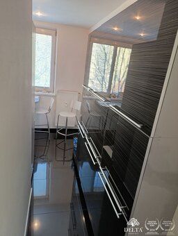 Deltaproperty vám ponúka na predaj 2-izbový byt s loggiou v 