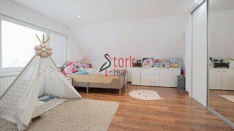 StorkReal vám ponúka na predaj štýlový rodinný dom s pozemko