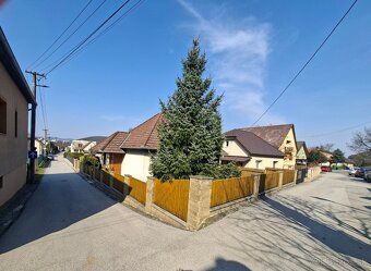 Ponúkame exkluzívne na predaj 3 izbový rodinný dom s garážou