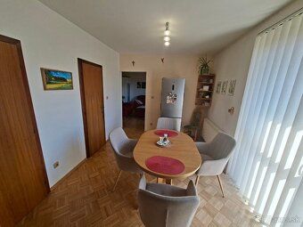 Ponúkame exkluzívne na predaj 3 izbový rodinný dom s garážou