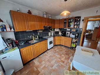 Ponúkame na predaj priestranný 6-izbový rodinný dom s úžitko