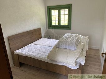 Ponúkame na predaj usadlosť s troma objektmi a veľkými pozem