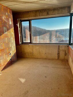 🏡Ponúkame na predaj mimoriadne exkluzívnu 3-podlažnú vilu s 