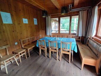 ponúkam na predaj zrekonštruovanú celoročne obývateľnú chatu