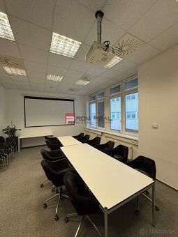 Typ: Kancelárie Ulica: Cintorínska Obec: Bratislava-Staré Me