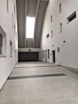 Ponúkame Vám na prenájom komerčné a prevádzkové priestory Ži