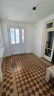 Ponúkame exkluzívne na predaj rodinný dom s veľkým pozemkom 