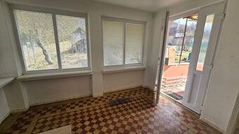 Ponúkame exkluzívne na predaj rodinný dom s veľkým pozemkom 