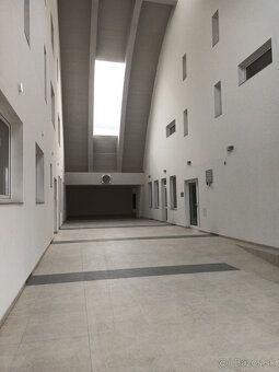 Ponúkame Vám na prenájom 2KK izbový byt Žilina, Bytčická. Pl