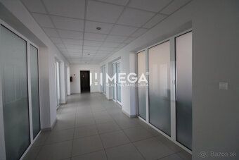 MEGA realitná kancelária exkluzívne ponúka na prenájom kance
