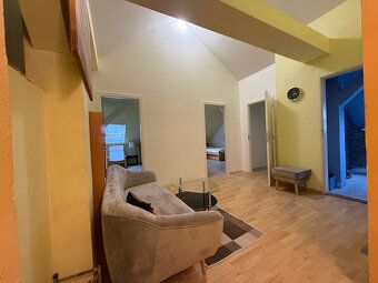 🏡 🏡 PRENÁJOM 4-izb. byt – CENTRUM Bratislava – 4 SAMOSTATNÉ 