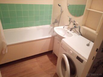 Ponúkam na predaj 1 izbový byt, 38m2, ktorý sa nachádza na u