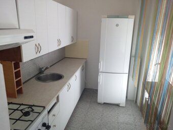 Ponúkam na predaj 1 izbový byt, 38m2, ktorý sa nachádza na u