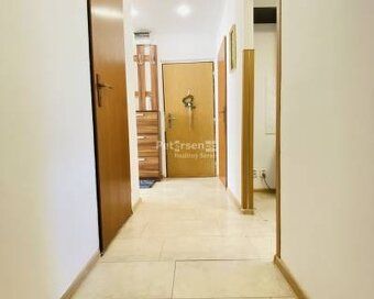Petersen Realitný Servis Vám ponúka na prenájom 3 izbový byt